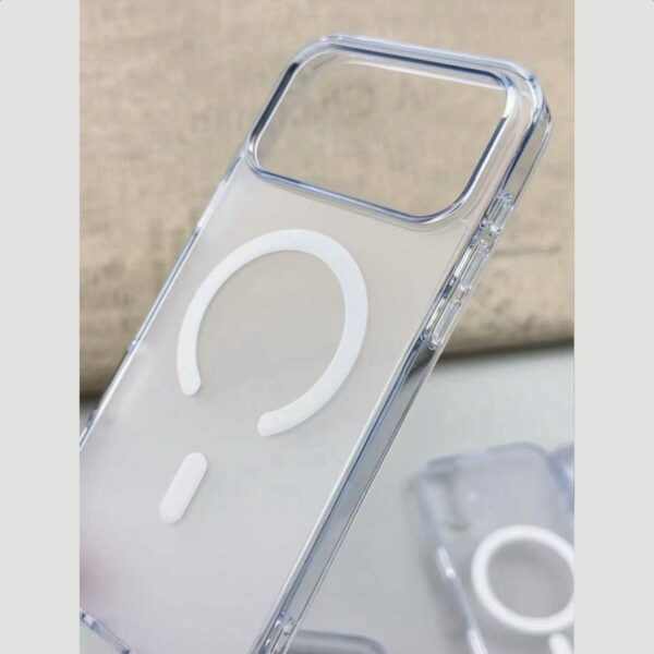 كفر شفاف نحيف لأجهزة الآيفون, يمنح حماية ممتازة مع خفة وأناقة على الجهاز.