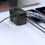 ⁦محول كهربائي عالمي للسفر 4 في 1 يحتوي على منفذين شحن Type-C بقدرة 25 واط ومنفذ USB بقدرة 18 واط من شركة ROCKET رمز المنتج (HC10) (Travel adapter fast charger)⁩ - الصورة ⁦2⁩