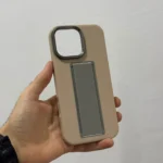 ⁦كفر آيفون ماج سيف (MagSafe) مع مسكة وستاند⁩ - الصورة ⁦8⁩
