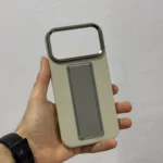 ⁦كفر آيفون ماج سيف (MagSafe) مع مسكة وستاند⁩ - الصورة ⁦10⁩
