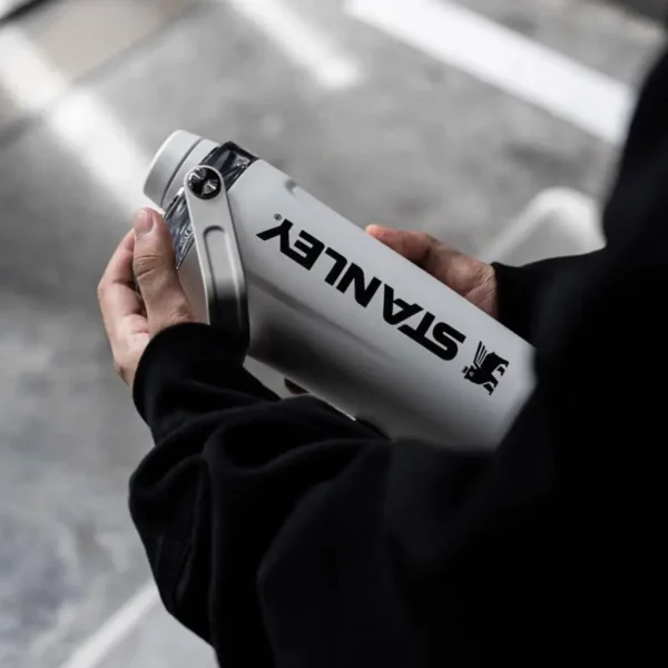 ⁦أكتيفيت Active Shaker Bottle – زجاجة خلط ستانلس ستيل 591 مل⁩ - الصورة ⁦3⁩